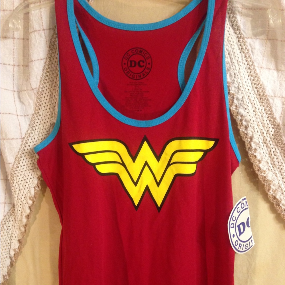Wonder Woman tank, med-lg